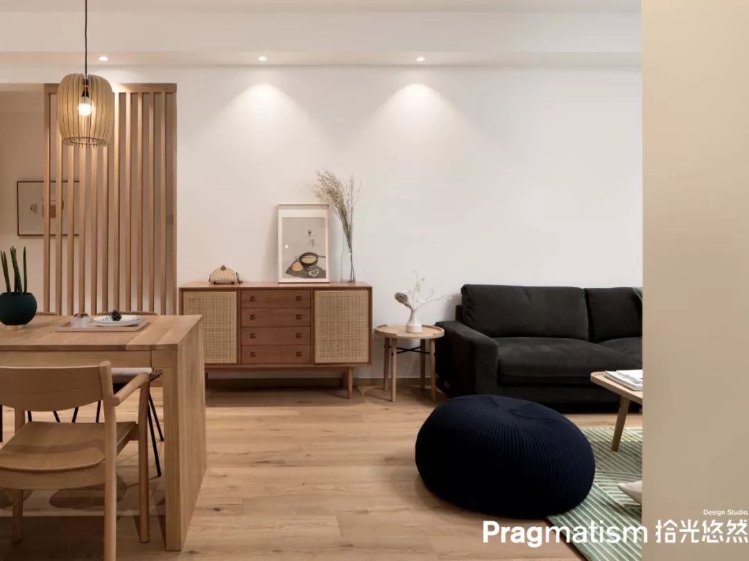 趣味满屋 | 金融 IT 夫妇的 140㎡现代私宅，猫狗双全，人生美满-32