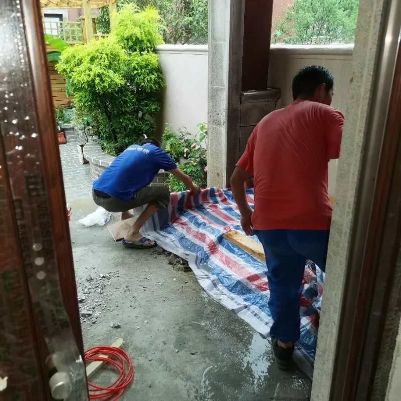 南京阔达装饰暴雨中守护业主工地,彰显家装责任-11