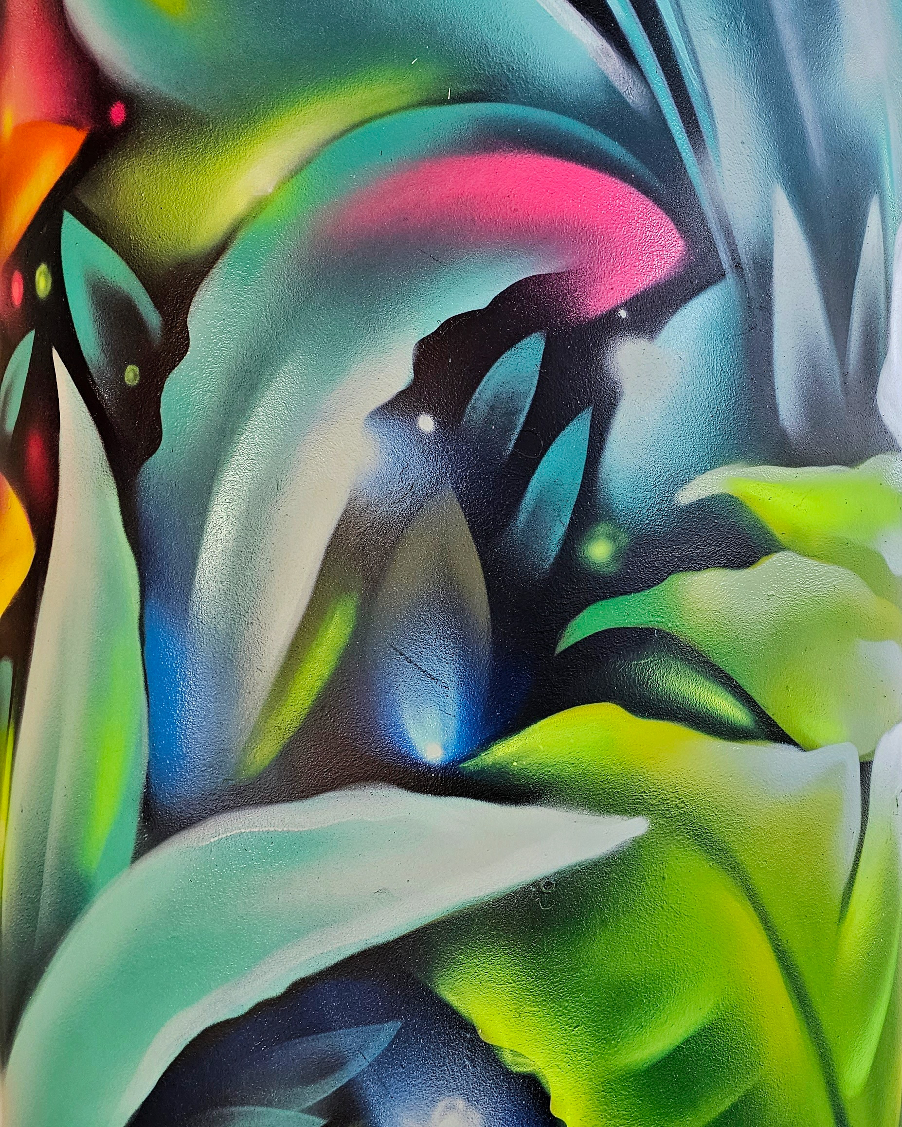 WIGGLE CAR HIRE 新展厅艺术柱设计丨南非开普敦-11