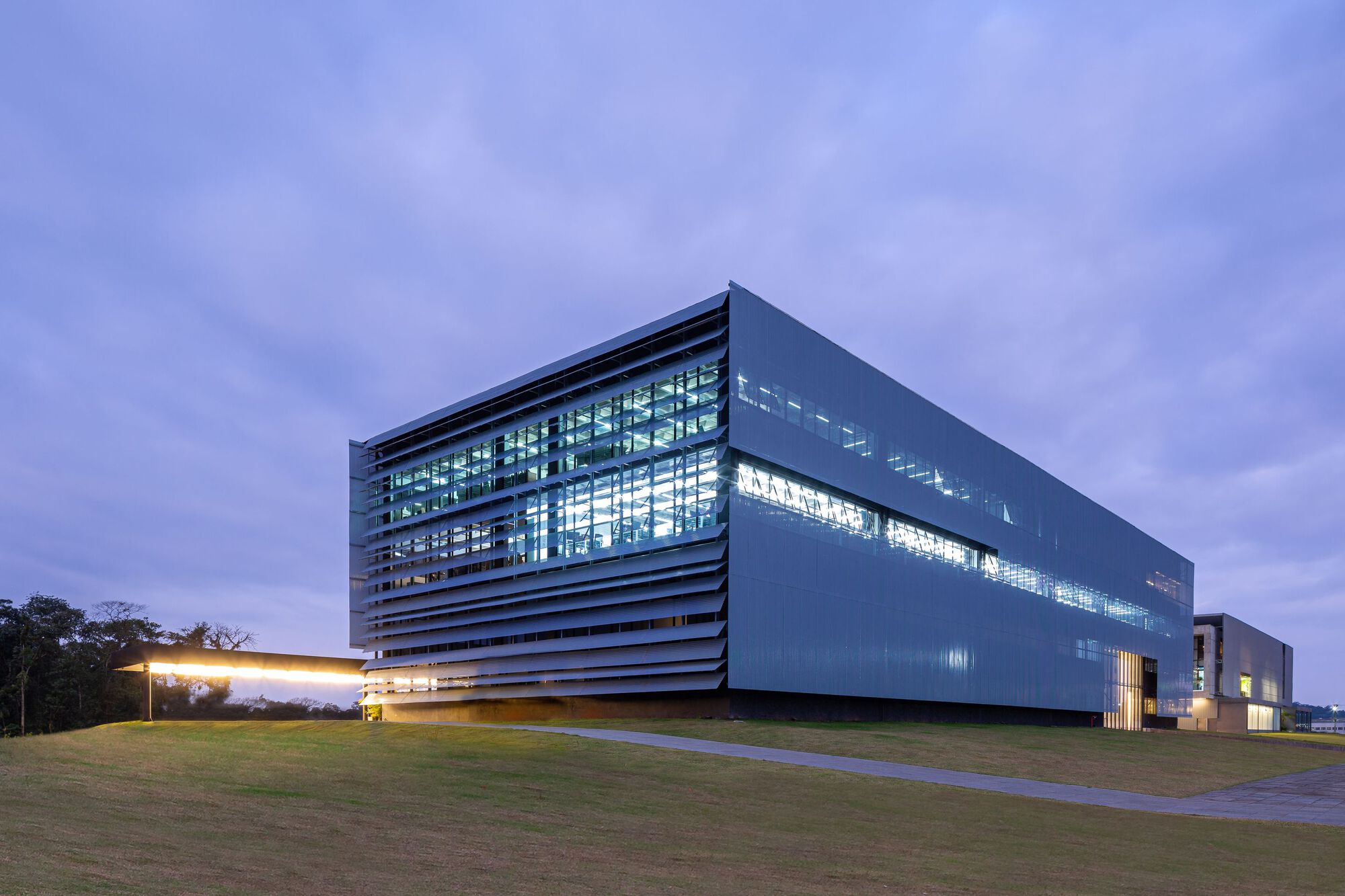 巴西 Joinville 科技园的绿色智能建筑设计-40