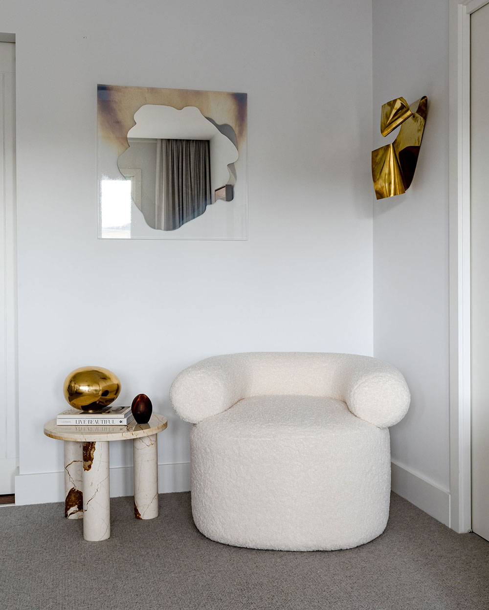 悉尼圆润公寓 | 温柔的粉色调与曲线美的完美结合-4