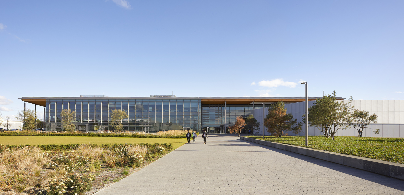 英国先进产品创建中心-8