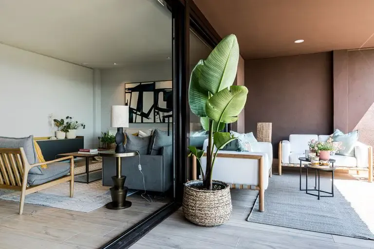 西班牙木质设计公寓,打造温馨现代生活空间-15