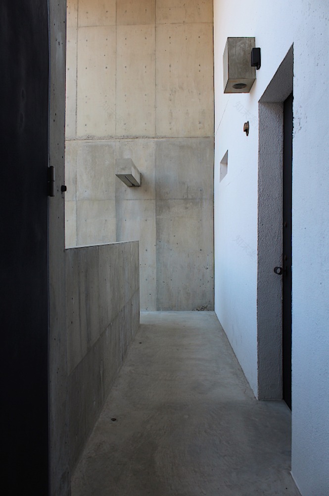 日本名古屋城堡附近的螺旋木质楼梯住宅-32