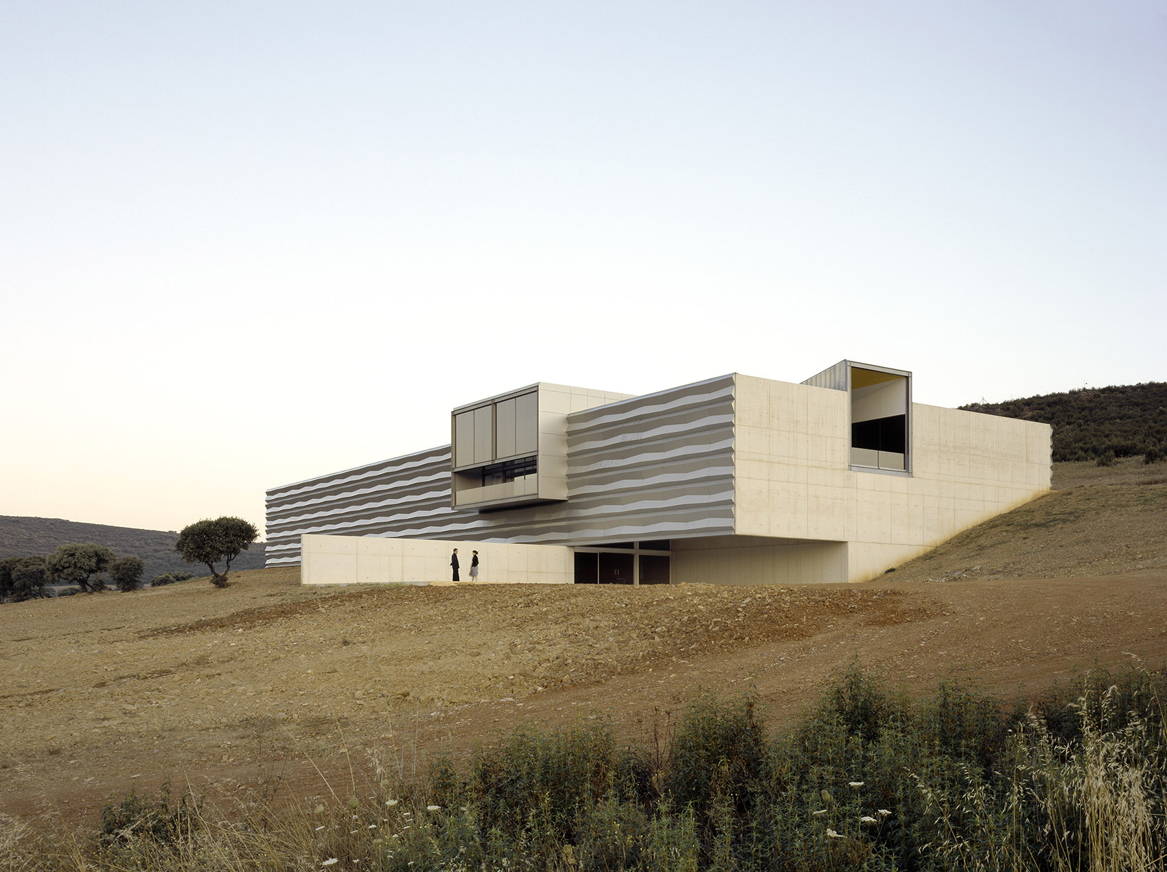 遗世独立,西班牙原野中的酿酒厂 / S-M.A.O.-9