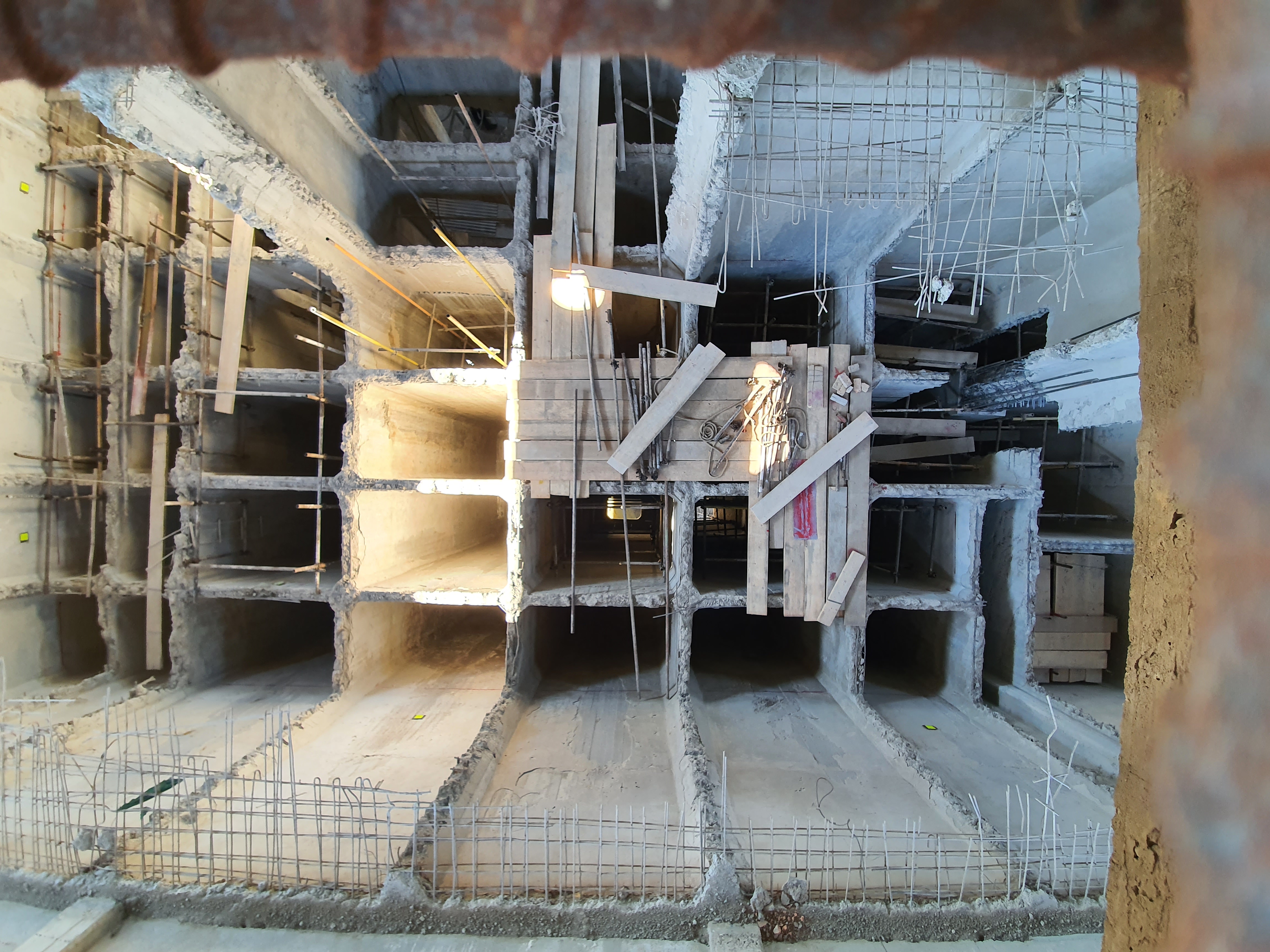 瑞士 50 年历史仓库重塑丨Ashrafi & Zad Design-23