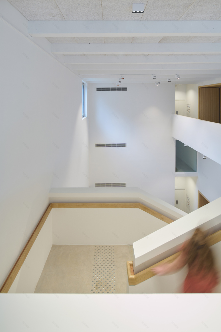 欧比松挂毯博物馆扩建项目
注:E·tension结合语境推测可能是Extension(扩建、扩展)的拼写错误,所以给出这样的翻译 丨法国丨Projectiles-24