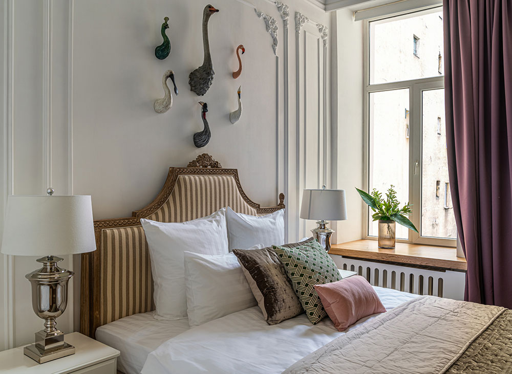 圣彼得堡优雅公寓 | 古典卧室与现代客厅的完美融合-8