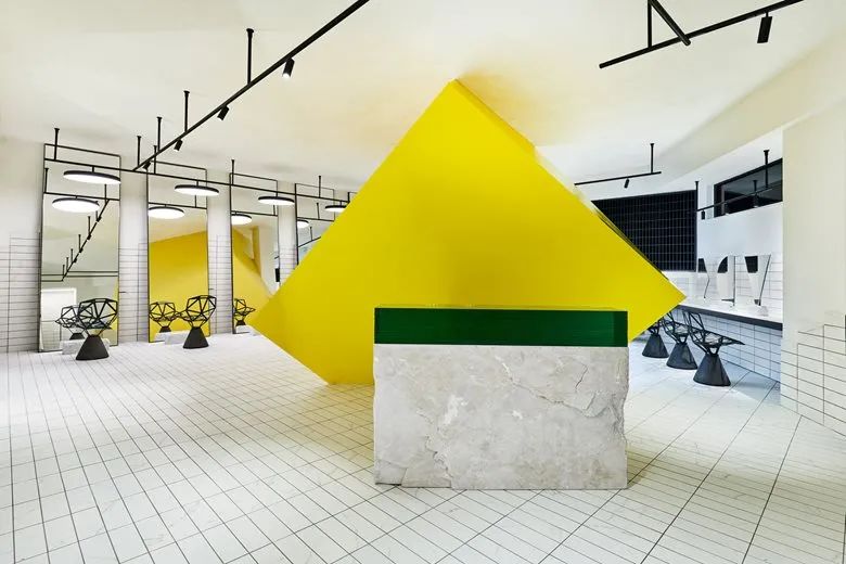 Un Diavolo per Capello 美发空间设计-0