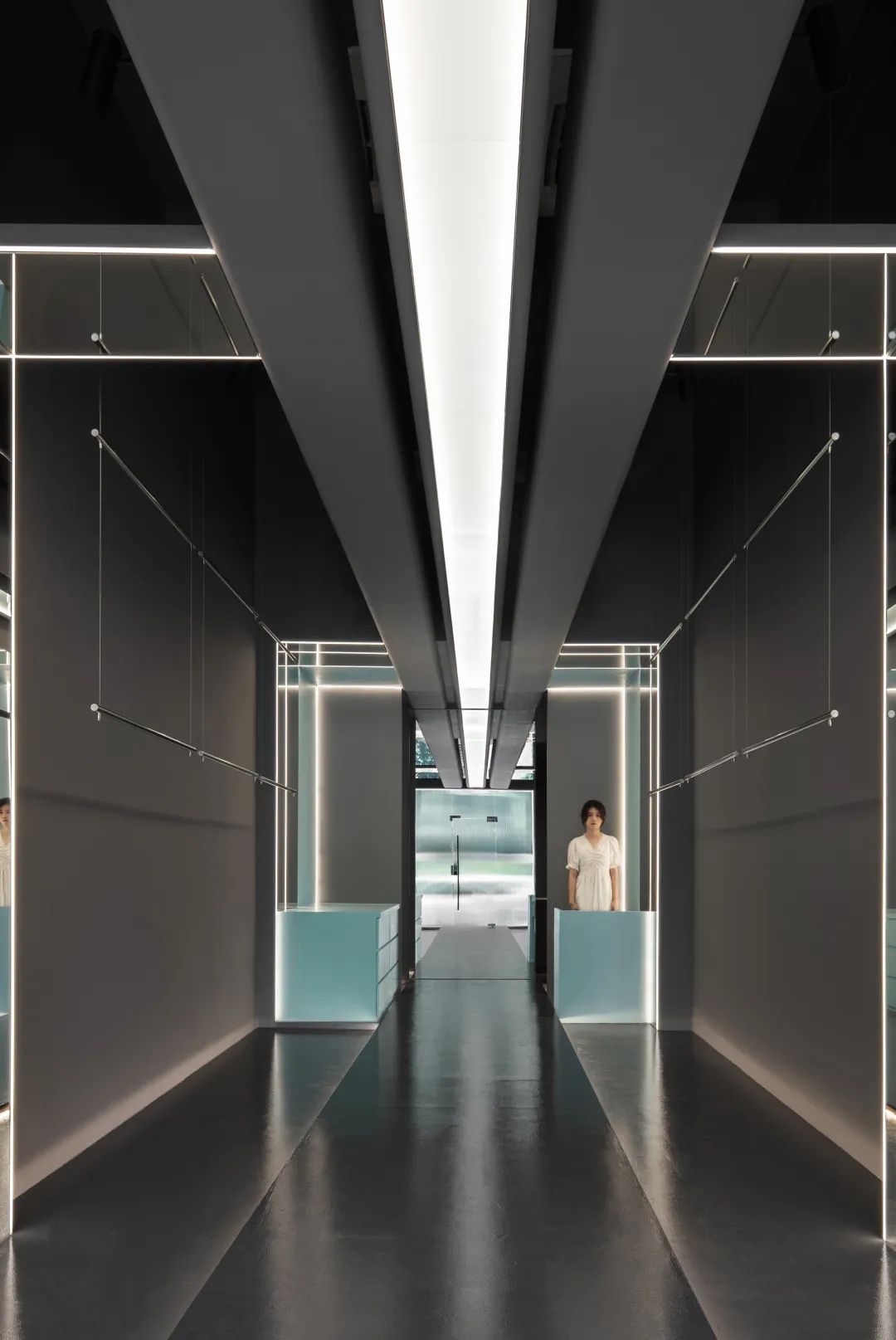 EUS 服装展厅丨中国汕头丨正之佳期建筑设计-18