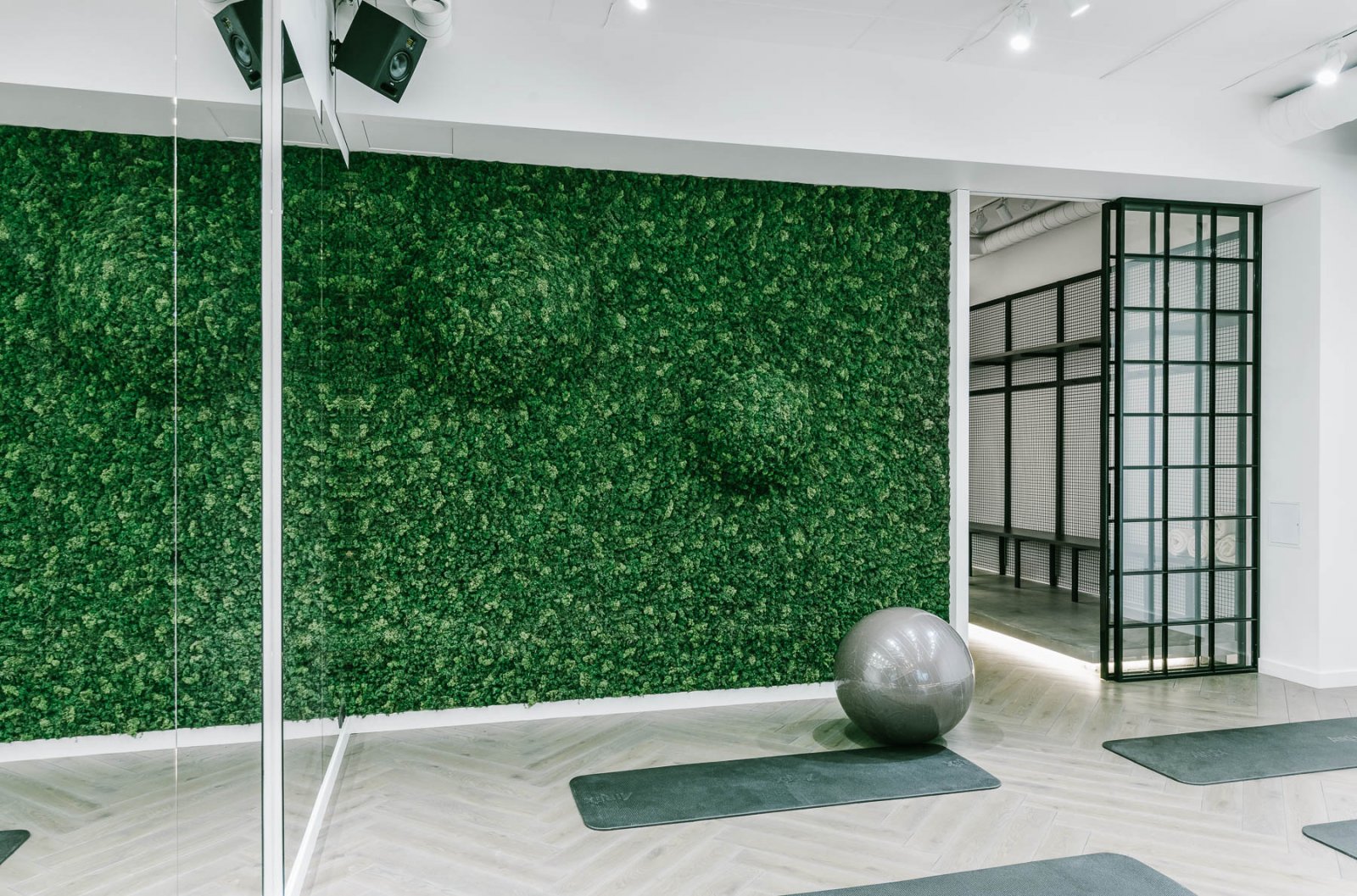 休闲清新的YOKO瑜伽工作室  dizaino virtuve-6