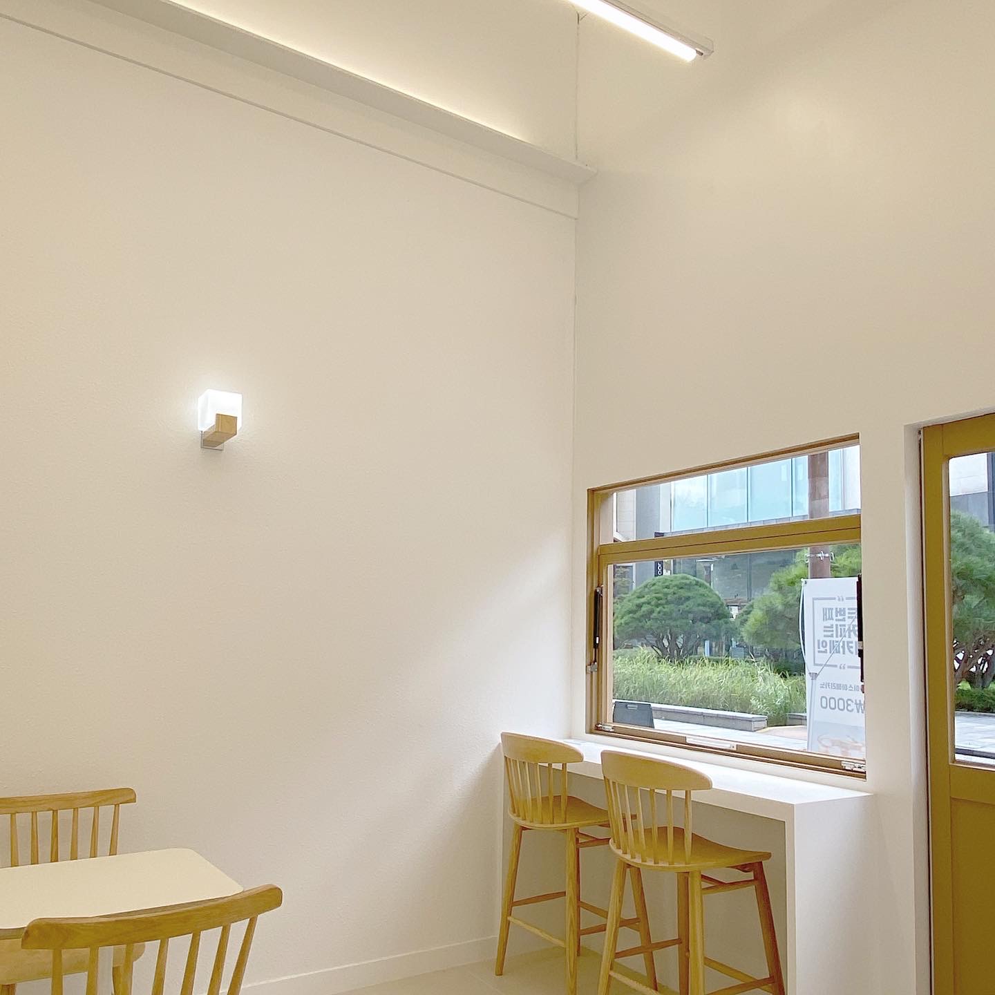 简约清新 11 坪咖啡厅，打造温馨舒适的室内空间-5