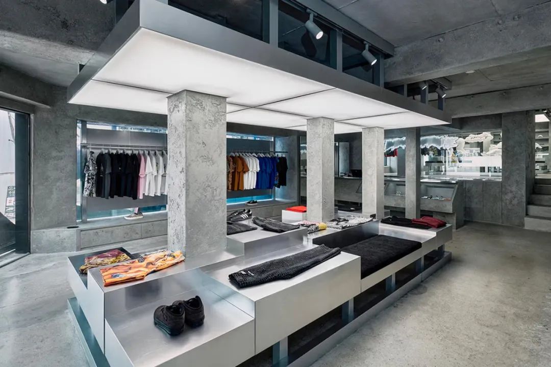 Fucking Awesome 首尔旗舰店和酒吧丨韩国首尔-0