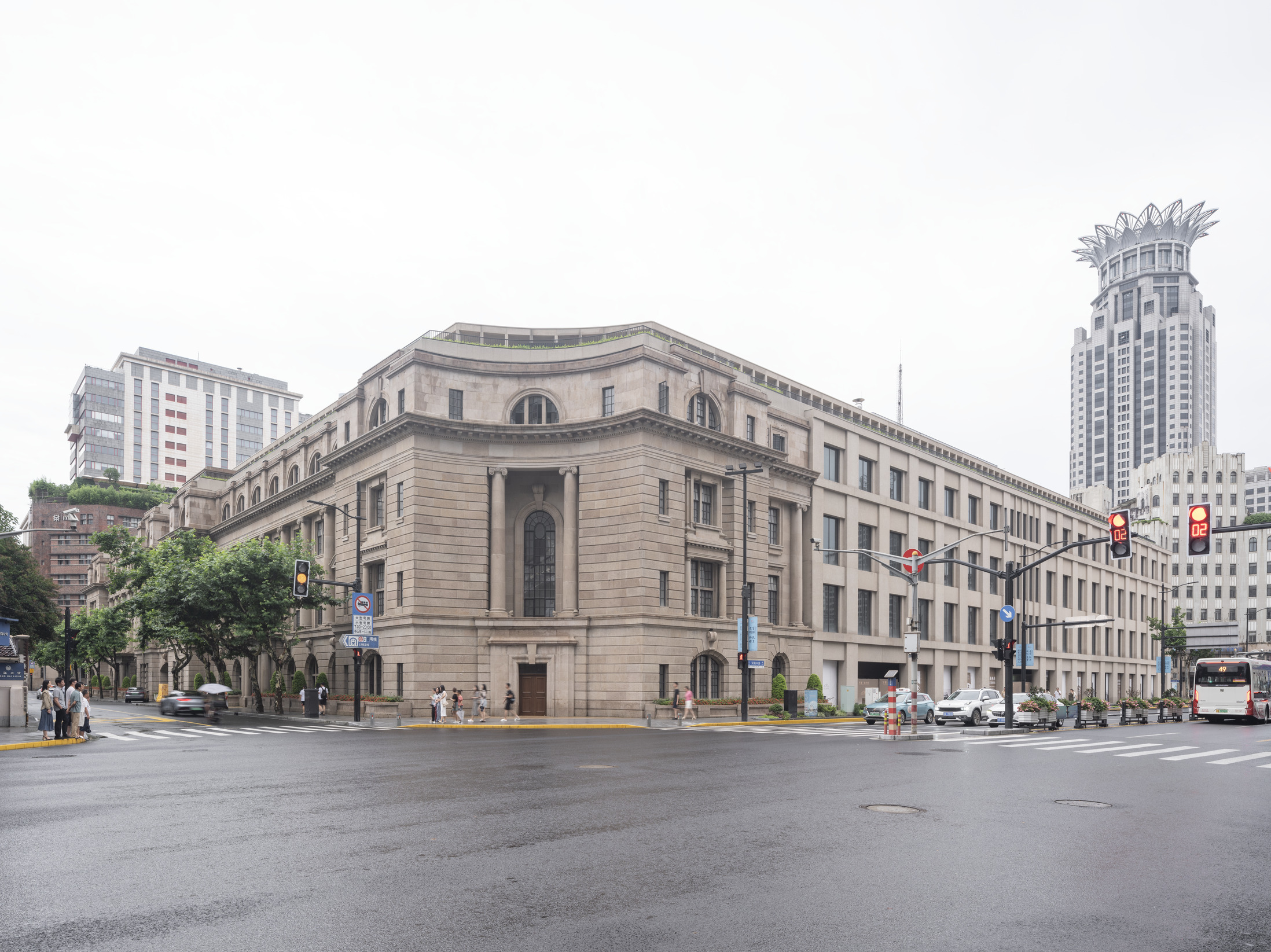 外滩城市规划展示馆广场（注：一般City Hall在国内语境结合外滩场景可能指上海城市规划展示馆，当然若结合具体准确背景有其他所指需相应调整） 丨中国上海-10