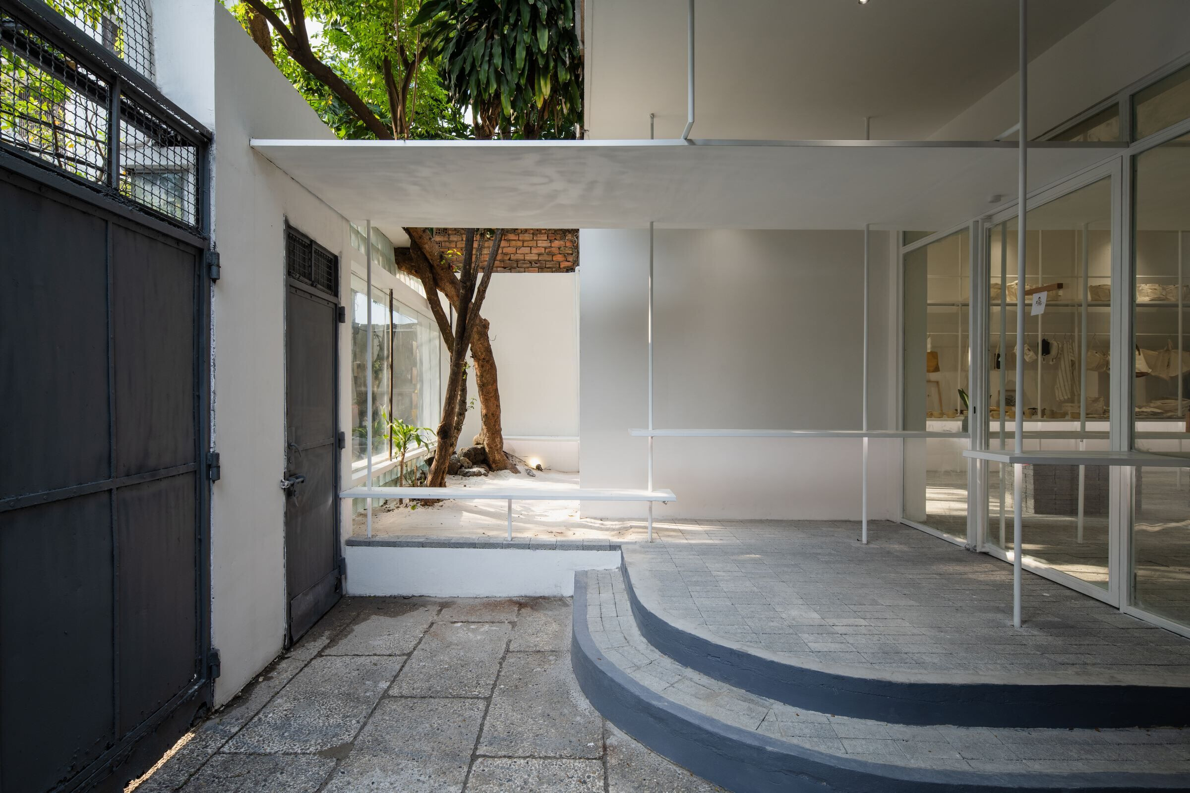 越南陶器店创意展示空间丨越南胡志明市丨Sawadeesign Studio-32