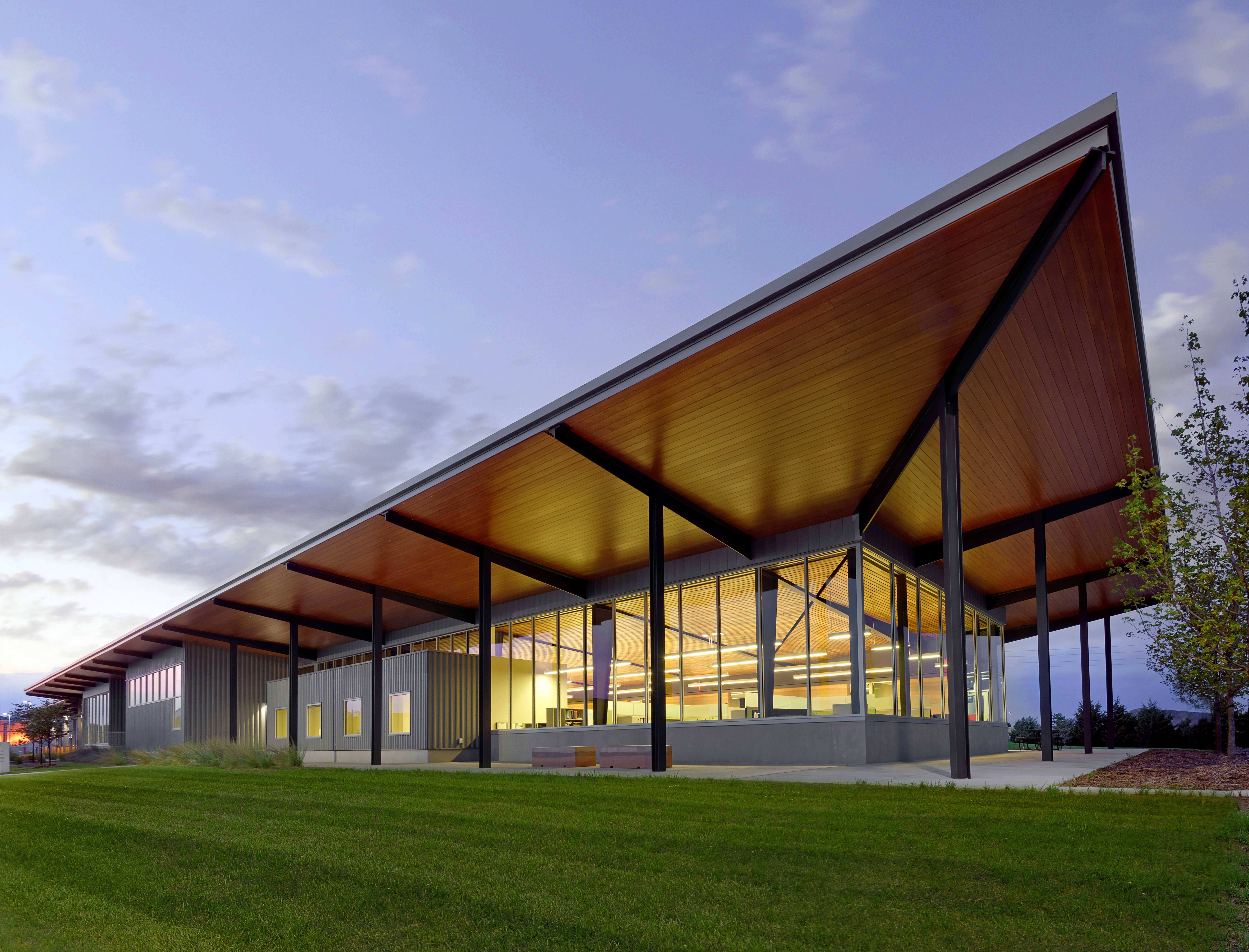 道格拉斯县公共工程新校园·绿色环保设计与高效功能整合-0