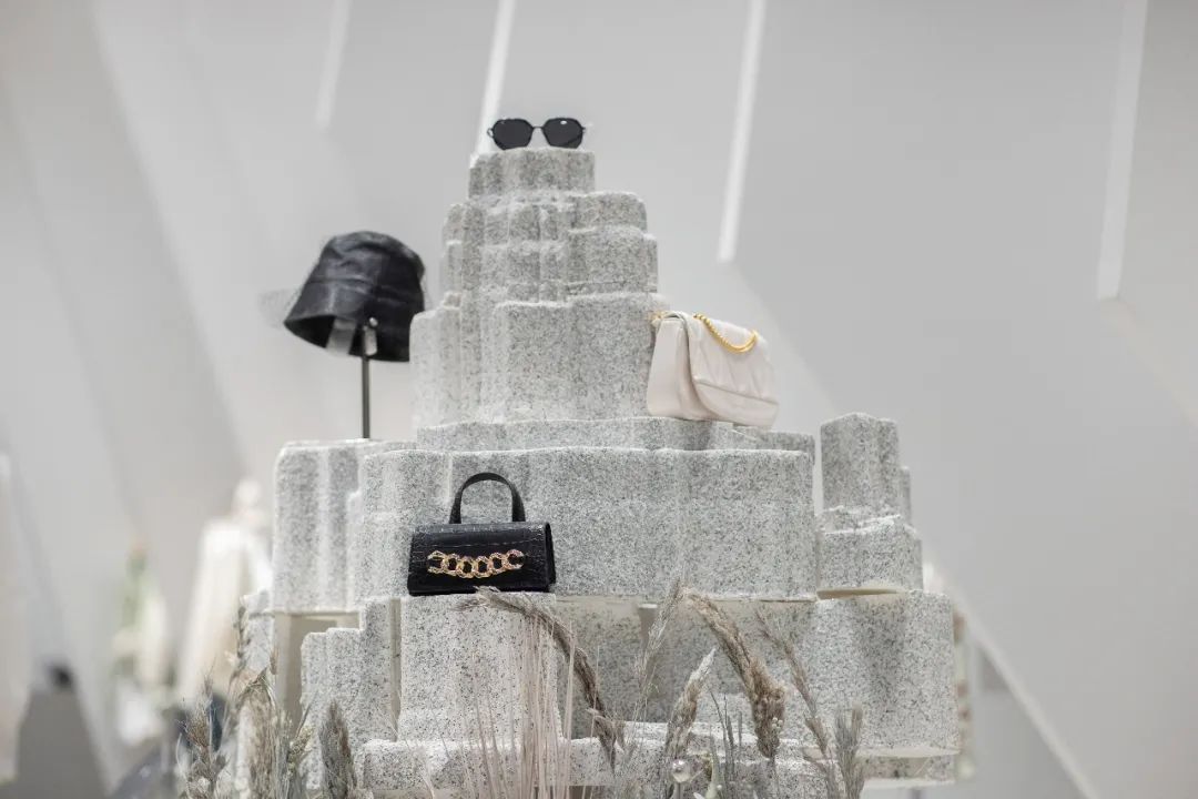 URBAN REVIVO 大上海时代广场店丨中国上海-11