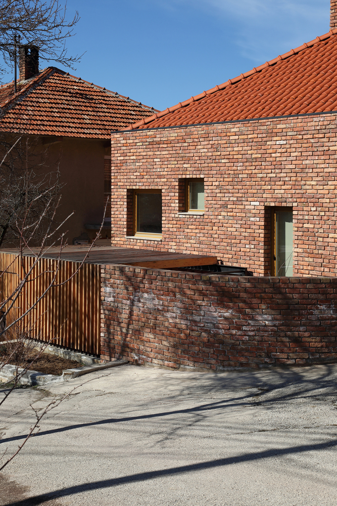 回归传统的 Bosnian 之家 | Hiža Mišljenova House-38