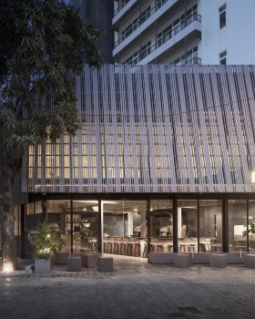 Pizza 4p’s 餐厅丨柬埔寨丨Bloom Architecture