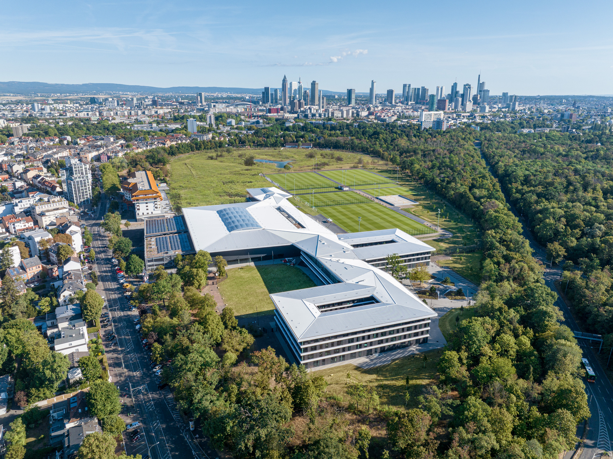 德国足球协会校园丨德国法兰克福丨kadawittfeldarchitektur-29