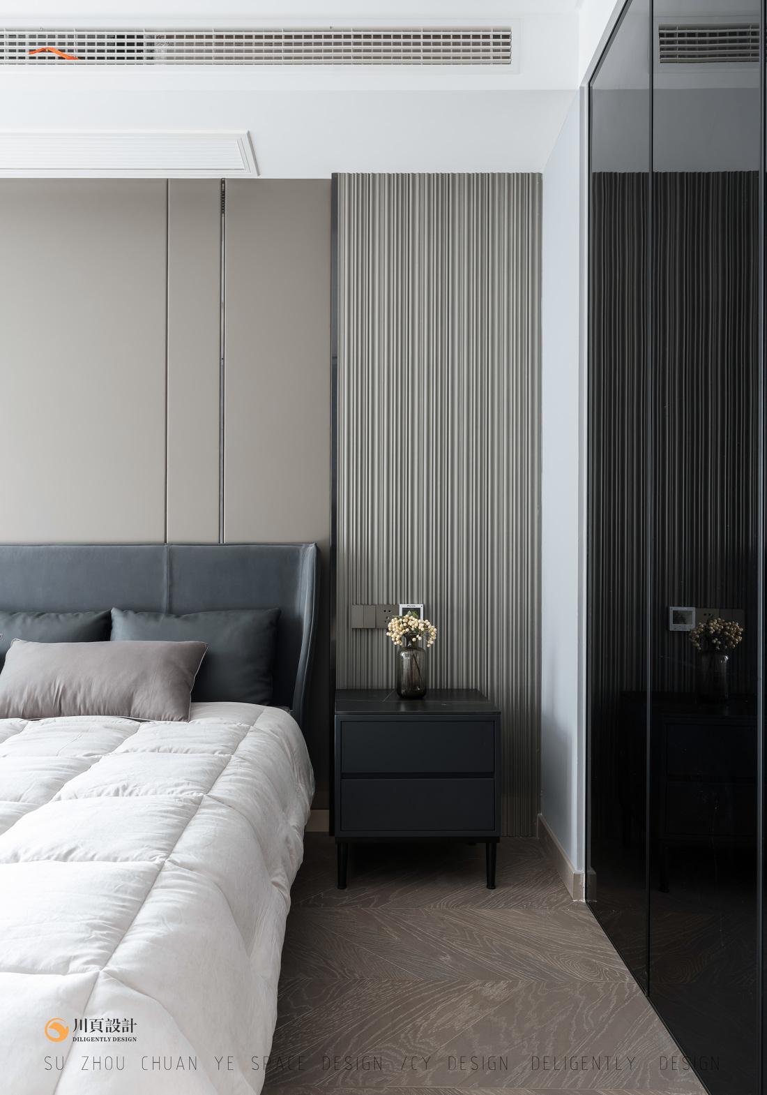 极简黑白灰空间中的宁静“蓝”-20