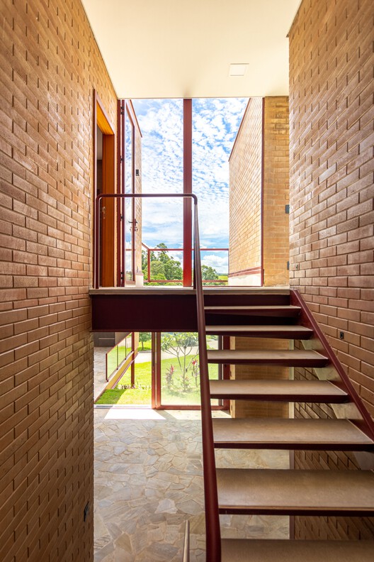 巴西 Itatiba House 现代别墅设计丨24 7 Arquitetura-24