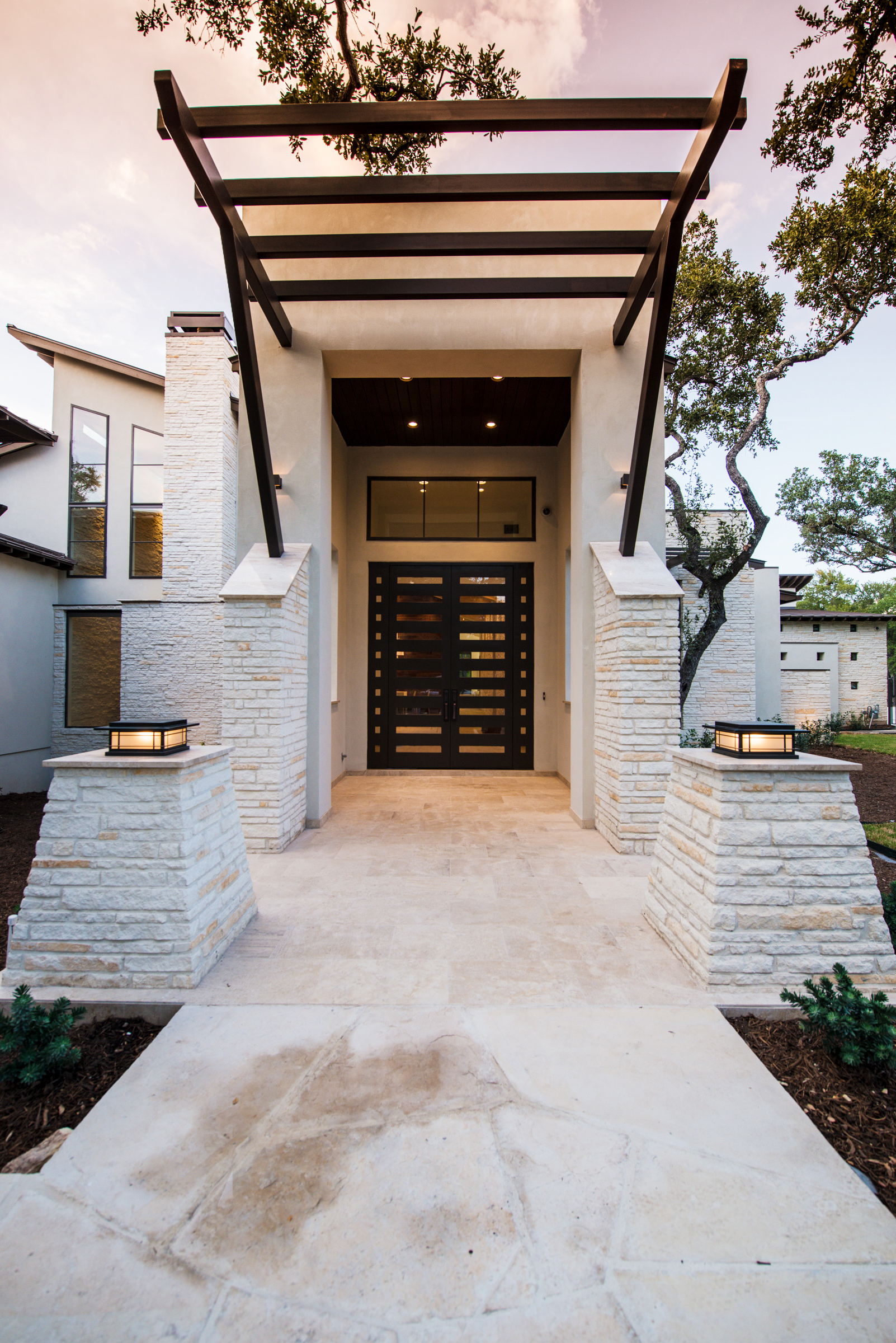 奥斯卡·弗洛雷斯设计室的施瓦茨住宅 | 现代与舒适的完美融合-5