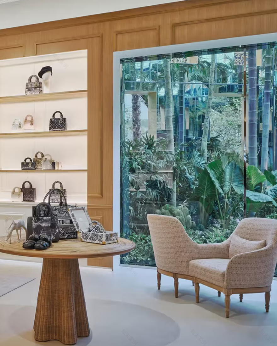 Dior 快闪店「黄金屋」丨泰国曼谷丨Dior 视觉营销创意总监 Luca Albero-43