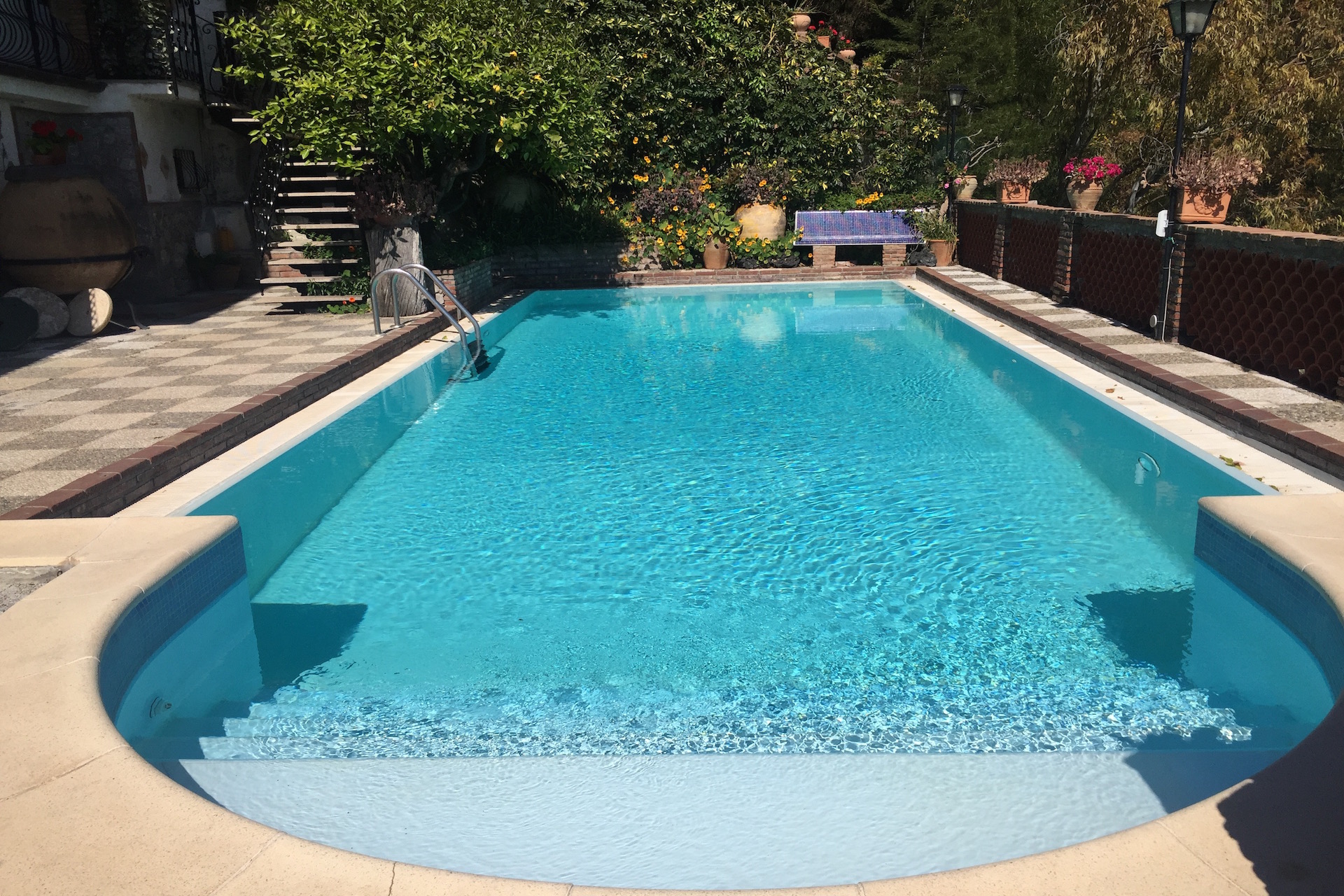 意大利陶尔米纳带泳池眺望佳的Airbnb民宿-1