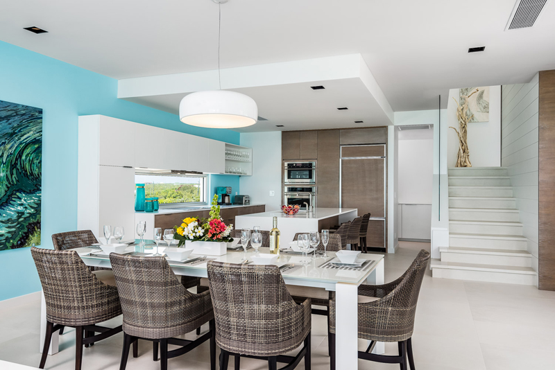 Luxury oceanfront home Villa Helios created by Long Bay Beach Club to complement turquoise views 长湾泳滩俱乐部建造豪华海滨别墅Helios以补充绿松石景观-3