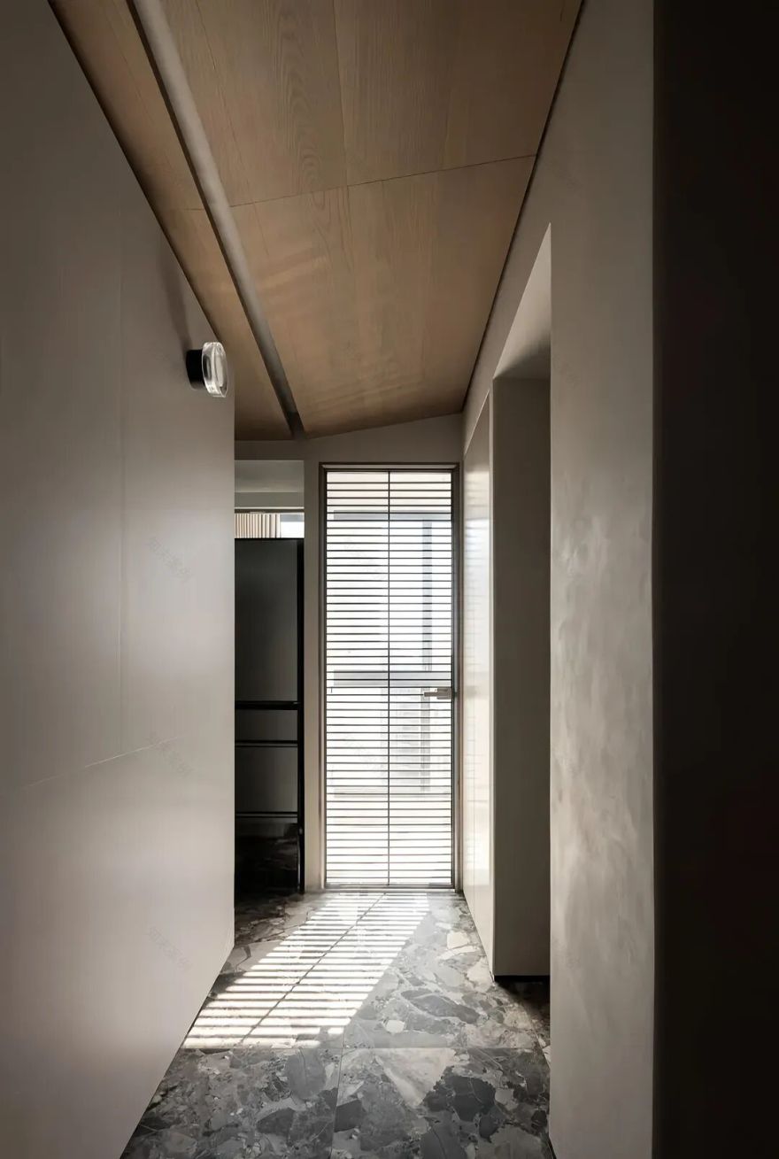 成都128㎡三居侘寂风装修:15万全包,重塑家庭互动与舒适-3