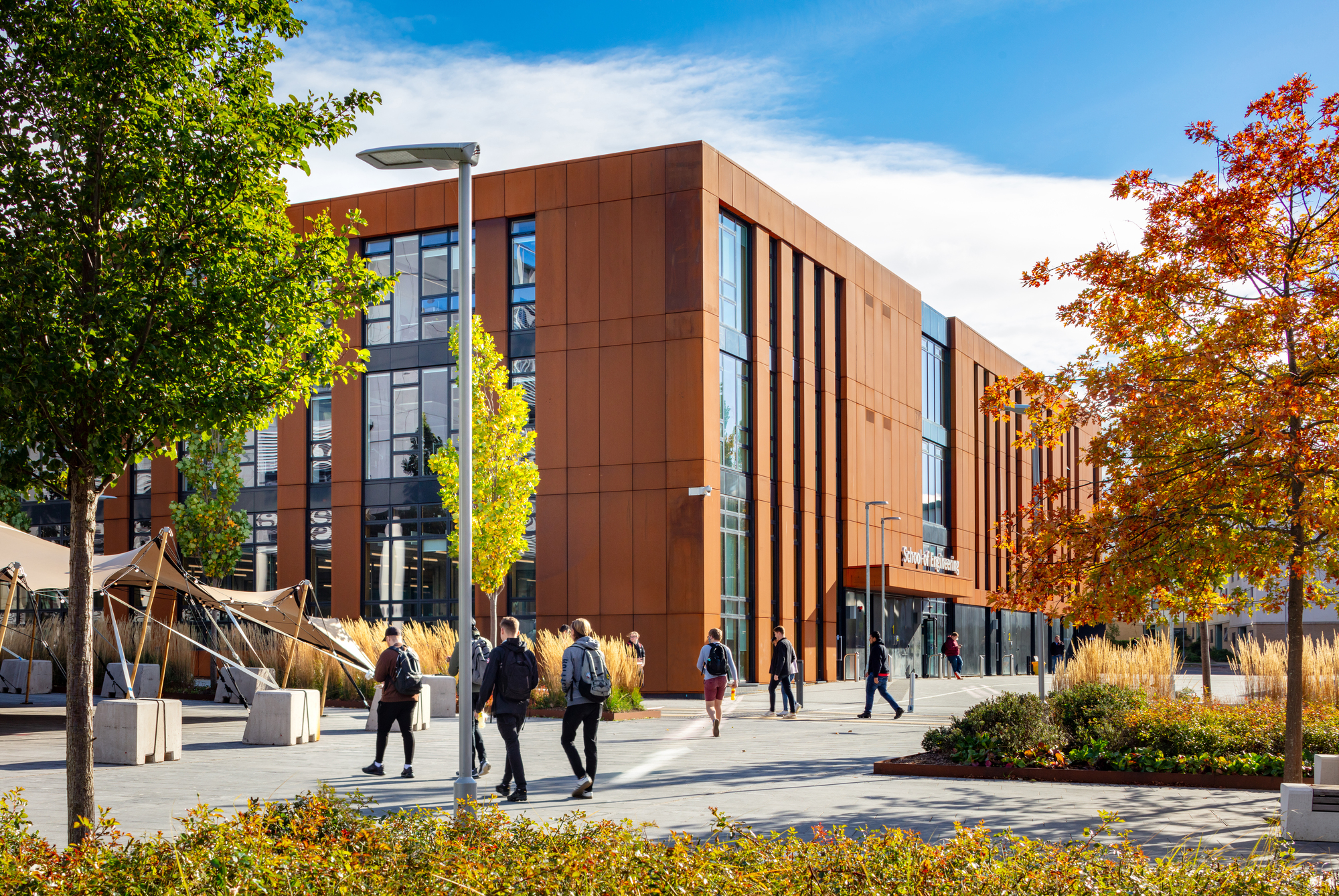 英国布里斯托大学工程学院丨AHR-36