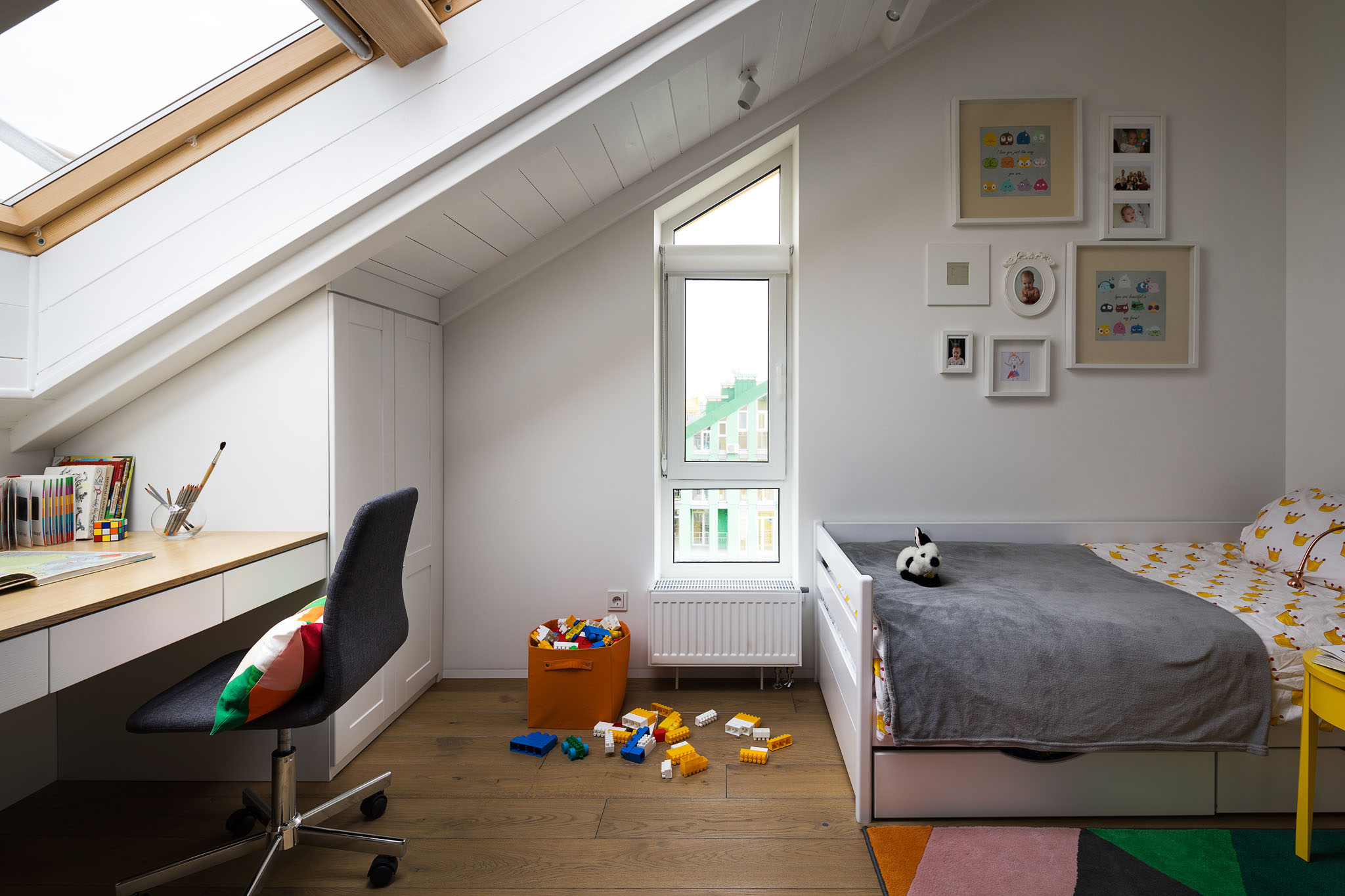 使用灰蓝色调的60平现代公寓设计-21