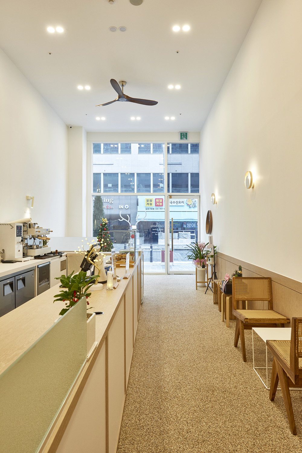 16 坪极简咖啡厅 打造温馨舒适空间-12