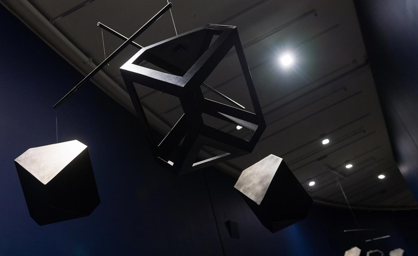 舞动巴比肯 · 戴维斯与设计师的跨界合作-24