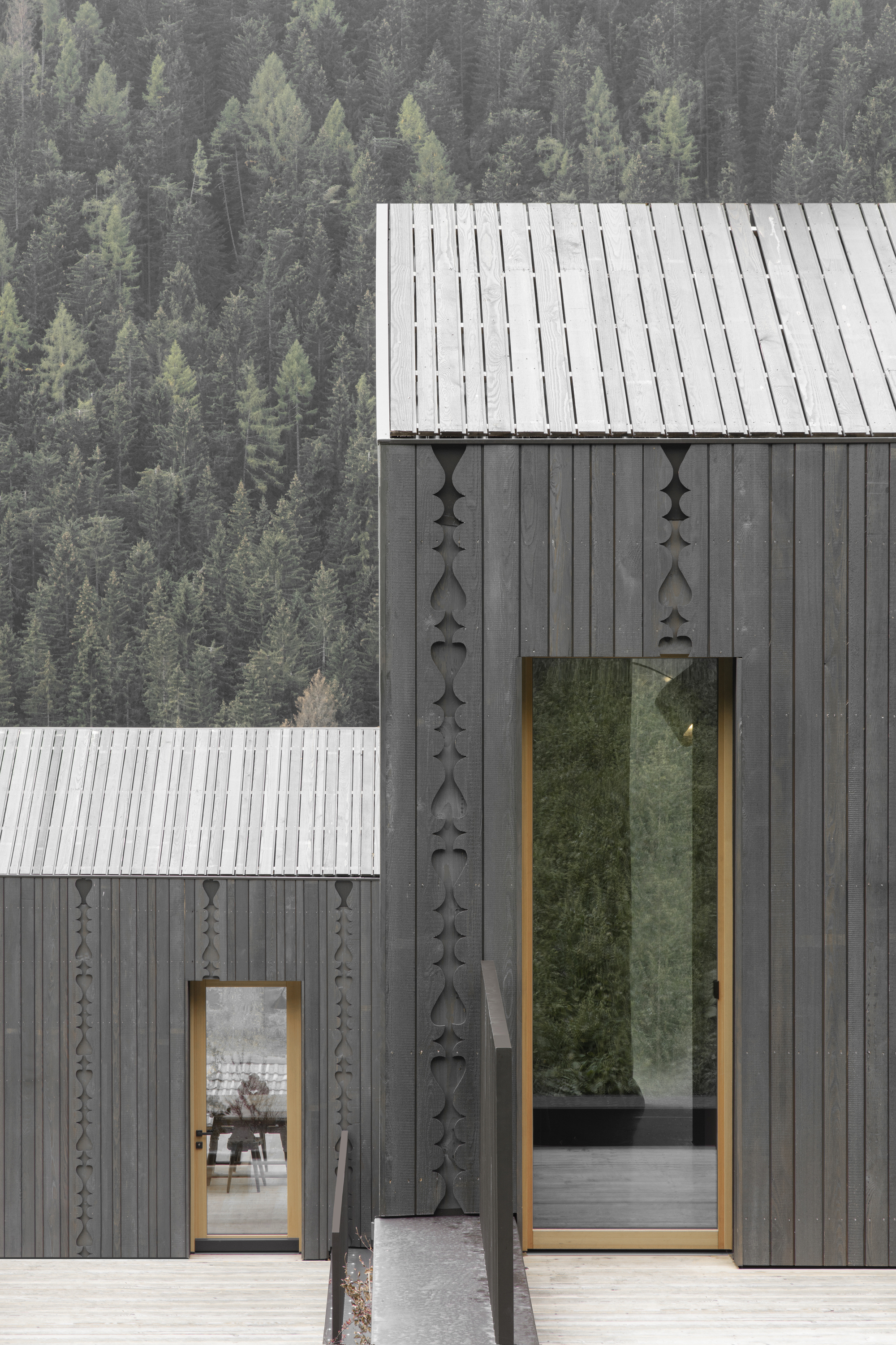 齐尔霍夫带客厅丨意大利丨NAEMAS Architekturkonzepte-14