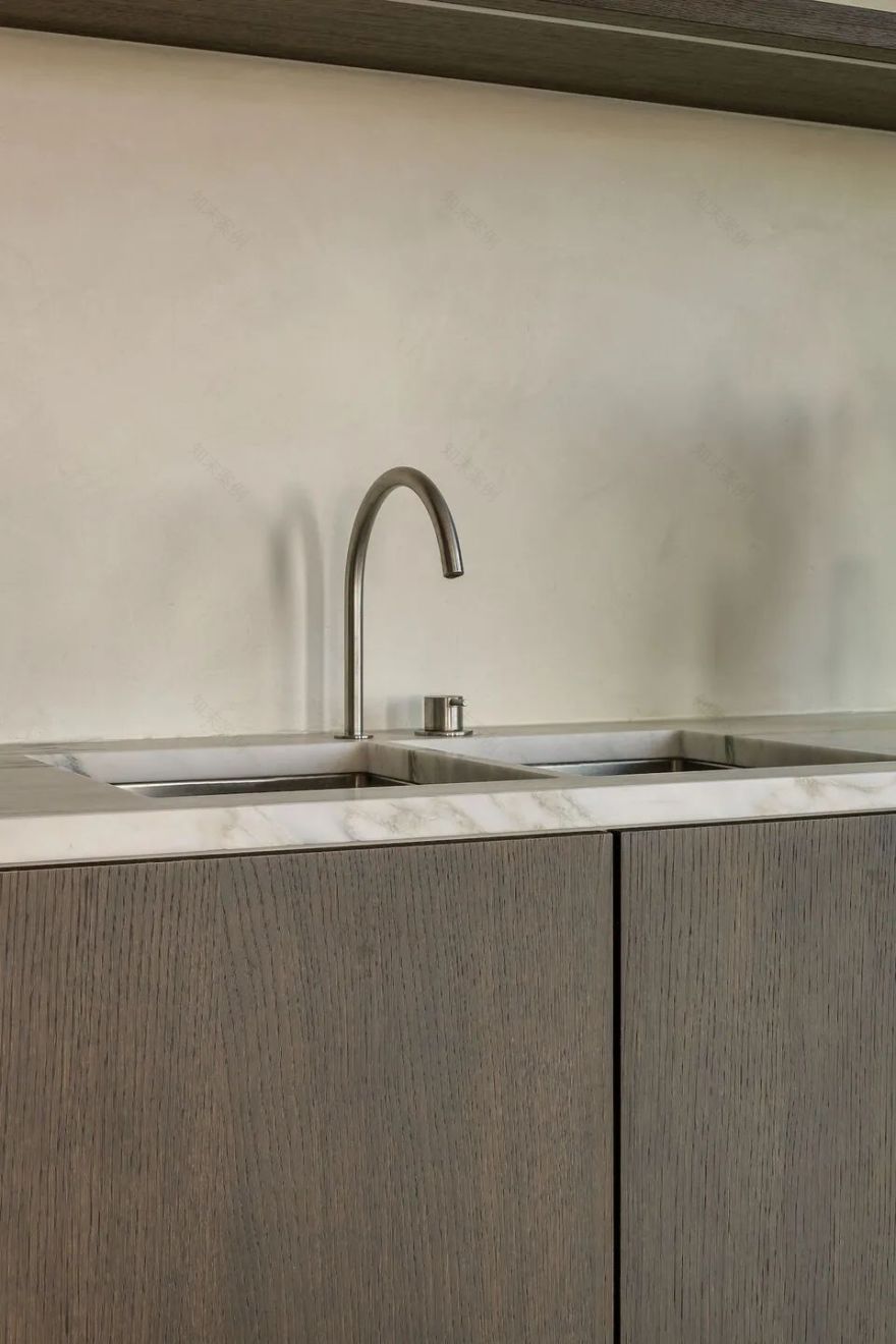 比利时克诺克复式顶层公寓室内装修丨Architects Claerhout Van Biervliet-13