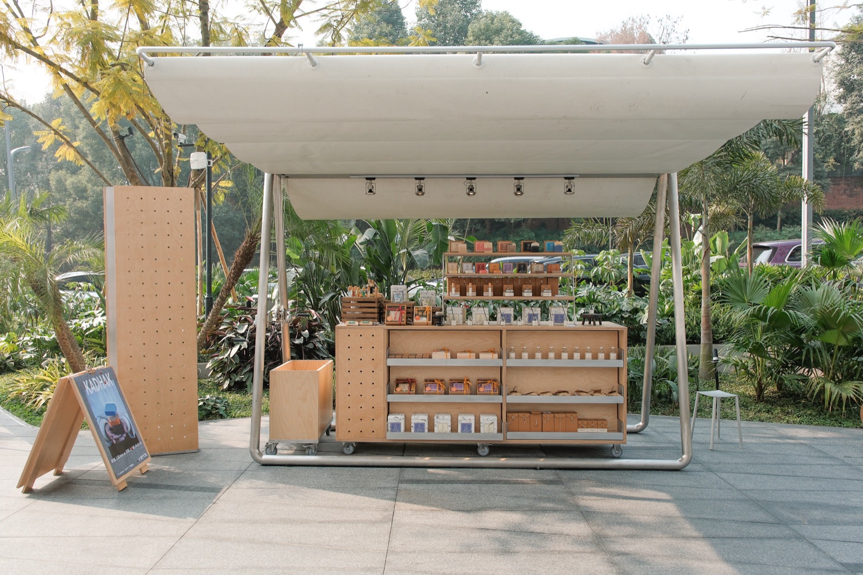 河流与卵石:桌桌计划2·0公共家具及摊位设计丨中国成都丨行波工作室（公共家具与市集摊位）等多家-5