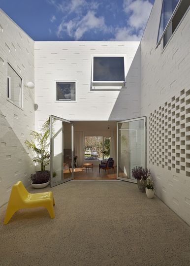 悉尼年轻家庭的简约内城庭院住宅丨澳大利亚悉尼丨Bennett and Trimble Architects-19