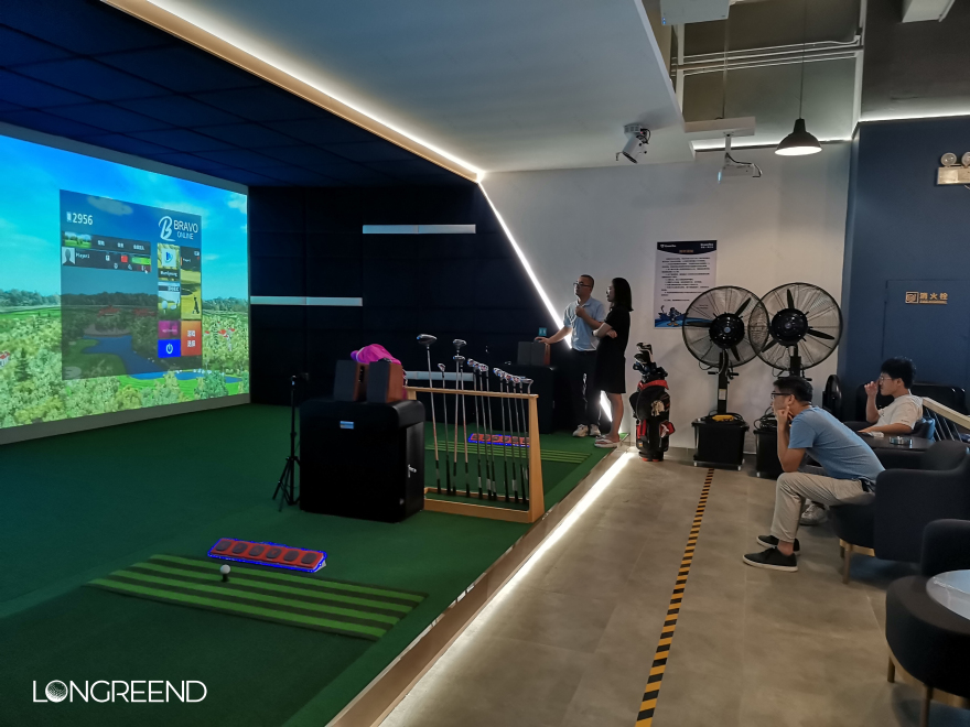 Tea room dining bar + indoor golf = perfect combination-10