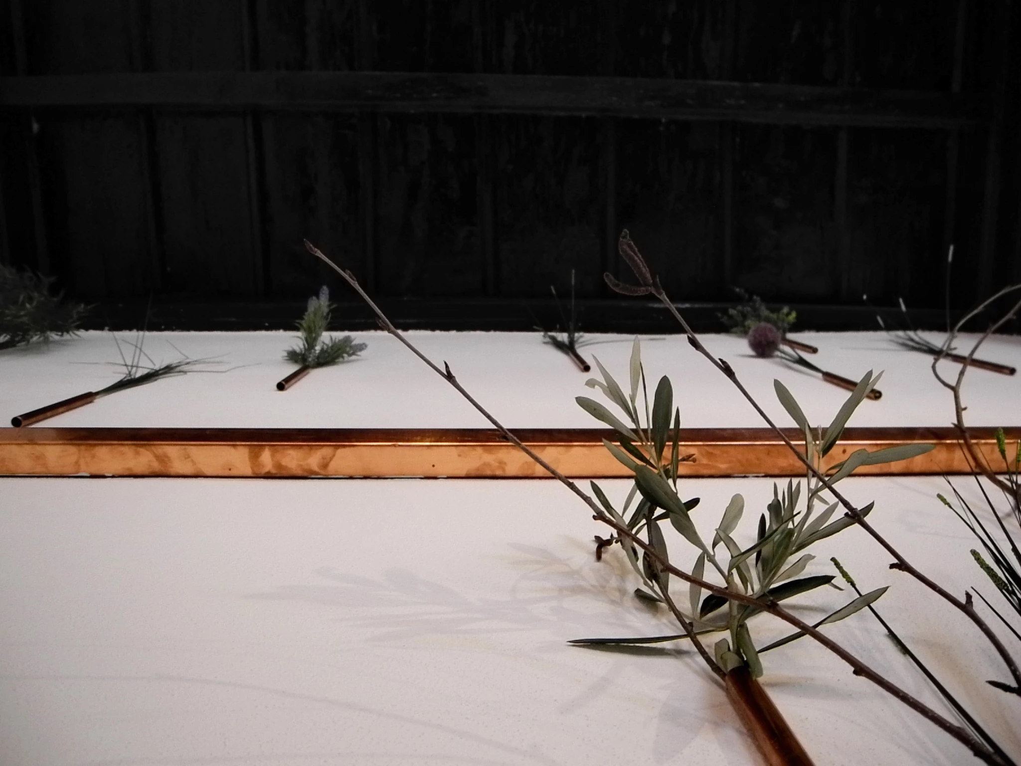 全球食材汇聚，手工铜叶打造独特展示空间-18