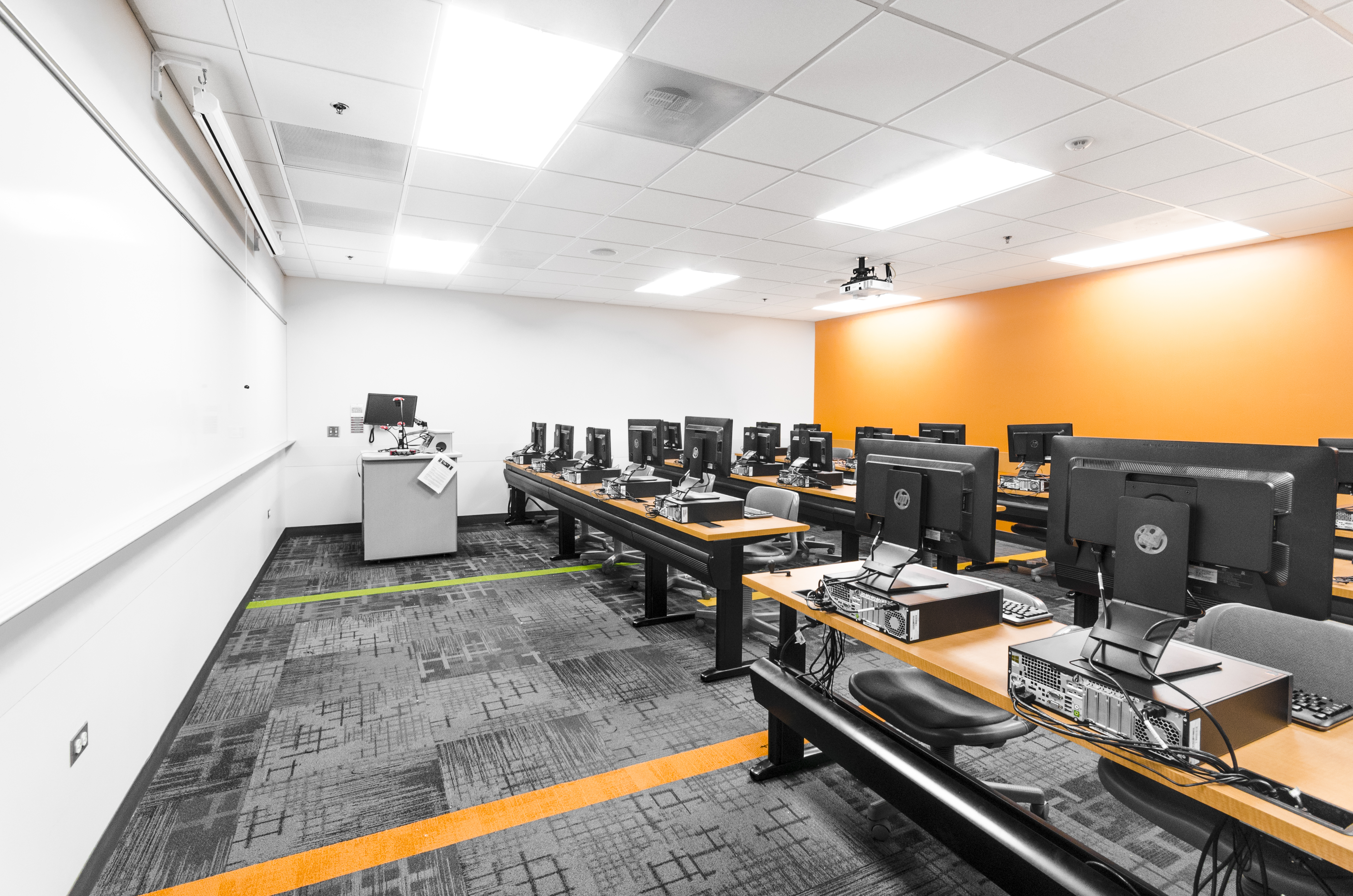 色彩活力，环保节能，打造社区标志—— College of DuPage Naperville Regional Center 翻新设计-19