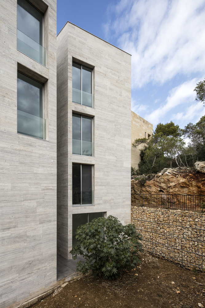 森林中的和谐四重奏·贝鲁特郊区绿色住宅设计-46