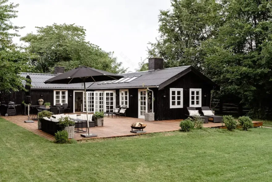 瑞典水边明亮度假屋,自然极简设计典范-19