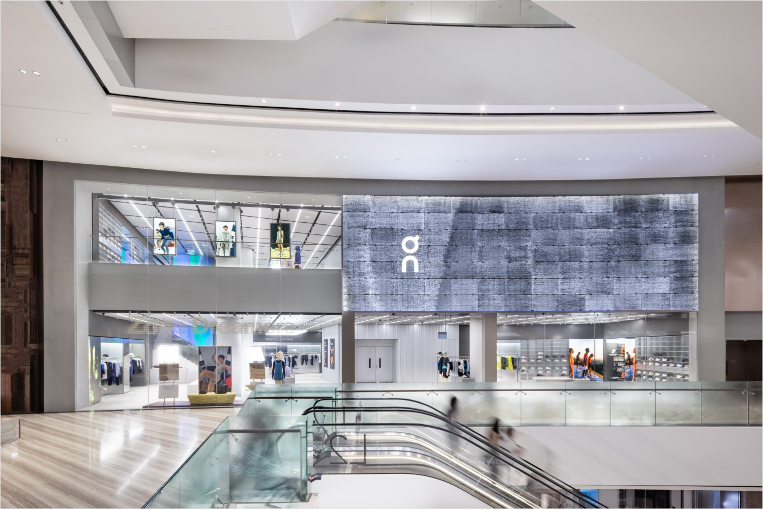 新加坡樟宜机场On零售店丨On品牌苏黎世总部内部设计团队-9