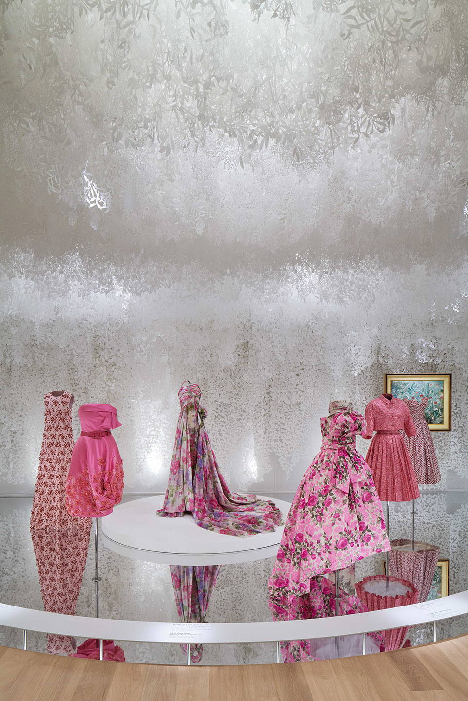 《克里斯汀·迪奥:梦之设计师》展览丨日本东京丨OMA+Shohei Shigematsu-102