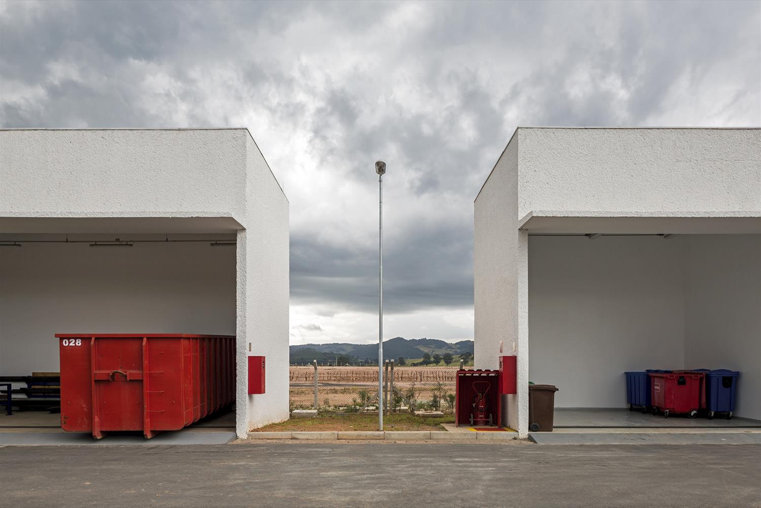 巴西 ThyssenKrupp Presta 工业园,LoebCapote 打造独特工业风格建筑-7