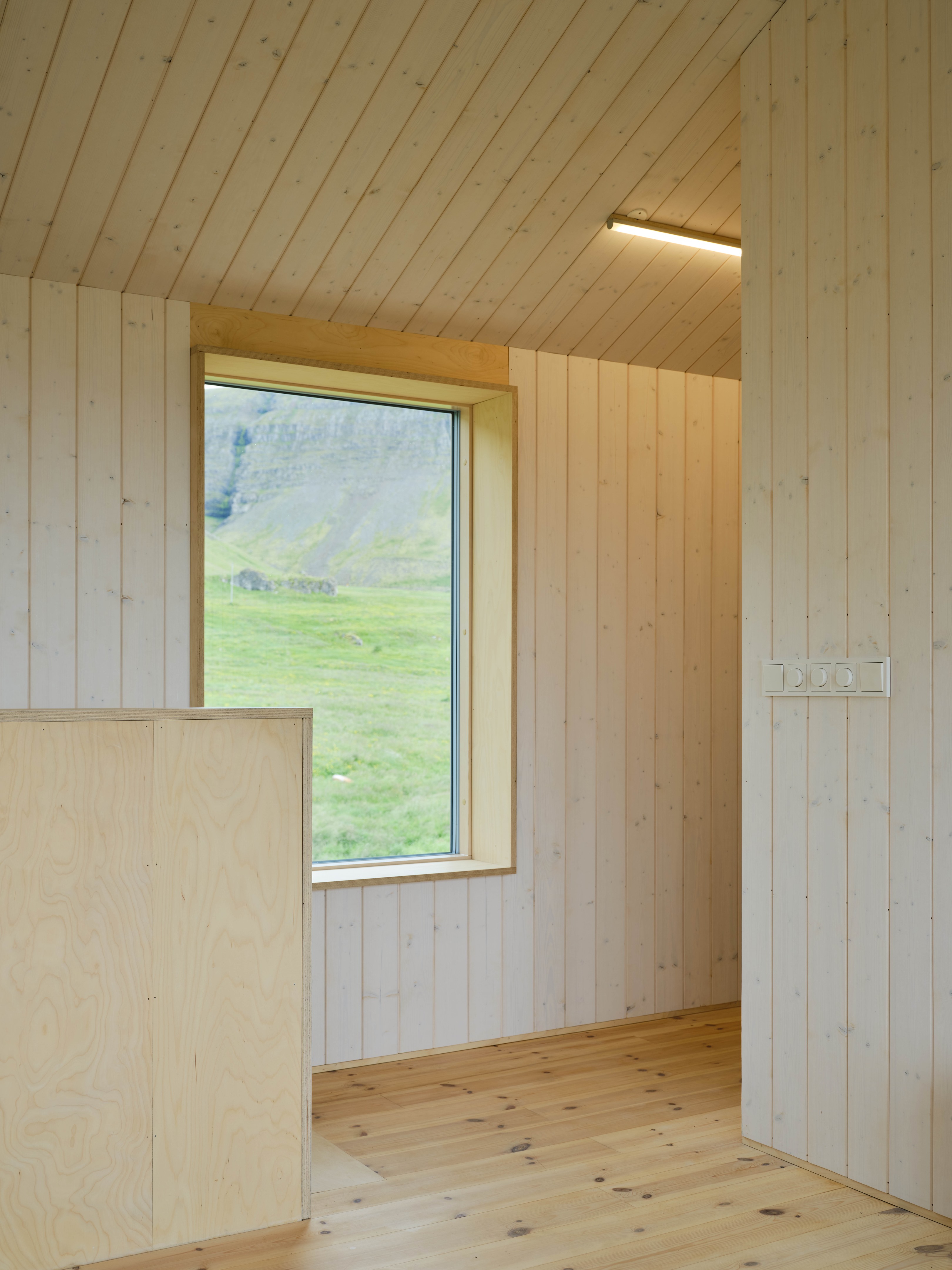 冰岛原生态艺术家工作室与度假屋改造-41