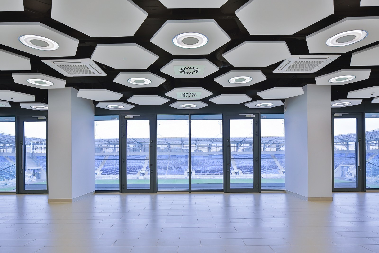 波兰卢布林体育馆,现代功能与视觉冲击的融合-17