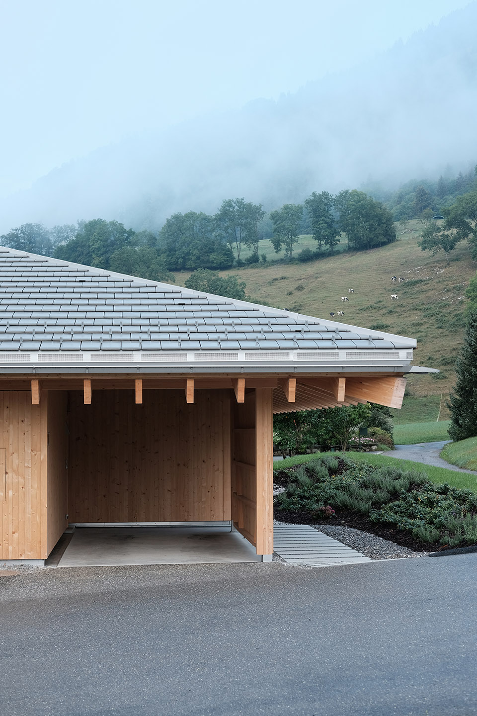 有金字塔屋顶的住宅，瑞士 / Charly Jolliet Architecte-8